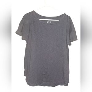 7/96. 24/7 Maurices  Charcoal Gray Women's Short Sleeve Tee